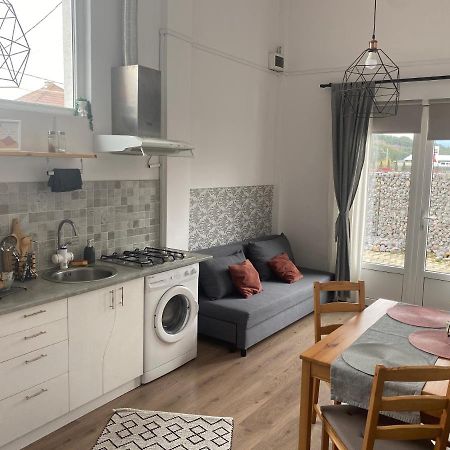 Ferienwohnung Fressh House Sincraieni Exterior foto